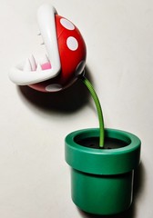 Super Mario Piranha Plant Poseable Lamp LED Novelty Desk Light Paladone Nintendo