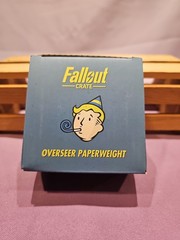 Fallout Loot Crate Overseer Paperweight Brand New In Box