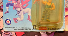 vintage 1992 Street Fighter II key chain Guile placo toys capcom