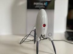 ThinkGeek Portal 2 Sentry Turret USB Desk Defender Motion, Lights & Sound *NMIB*