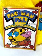 Pac-Man Pal Plush by Commonwealth Toy Novelty Co 1982 (8″)