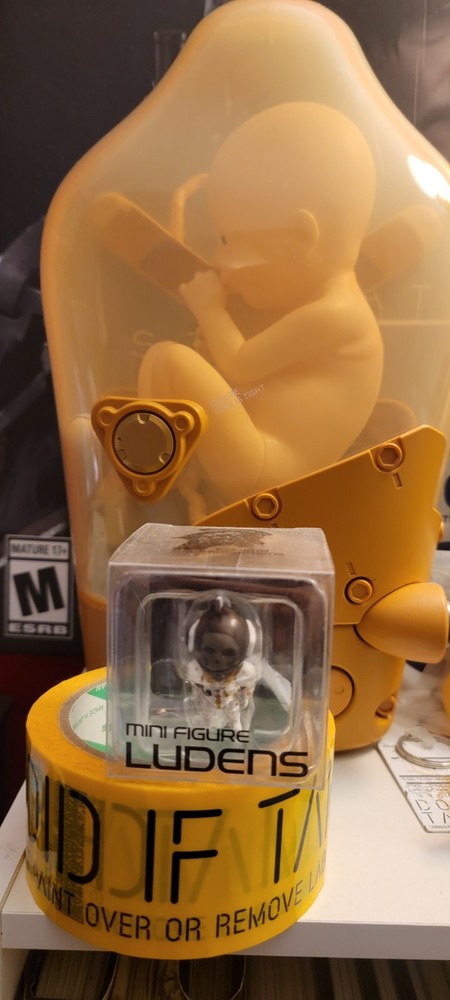 Kojima Productions Death Stranding BB Pod Collector’s Edition Display Case