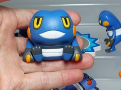 Croagunk Guregguru Pokemon Figure Set PC Tomy Banpresto Bandai Japan 0.7-1.8in