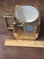THE LEGEND OF ZELDA NES Gold Game Cartridge Mug NINTENDO 27 fl. Oz. 800 ml. 2019