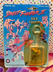 vintage 1992 Street Fighter II key chain Guile placo toys capcom