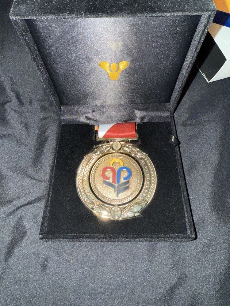 Destiny 2 Guardian Games 2022 Medal [Retired]. Official Bungie Rewards