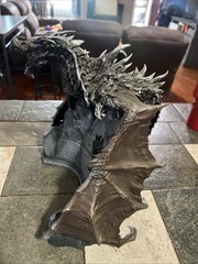 The Elder Scrolls V Skyrim Collector’s Edition Dragon Statue Alduin + Base