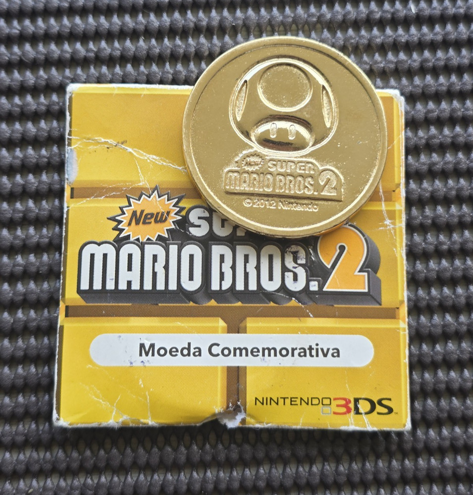 Nintendo New Super Mario Bros 2 Gold Coin Medal Brazil Preorder Bonus 3DS NES