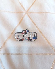 “Cuphead: Don’t Deal With The Devil” (Cuphead & Mugman) Enamel Pin. “Brand New”