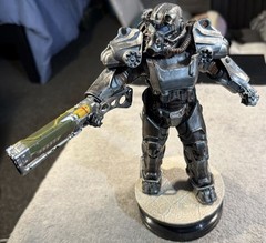 Fallout 4 Modern Icons #1 – T-60 Power Armor Statue Think Geek Exclusive – USA