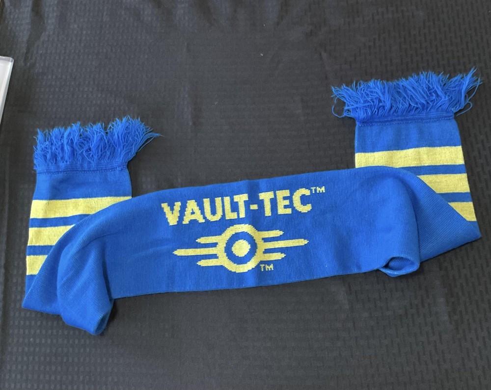 Fallout 3 Vault-Tec Scarf Blue Yellow Cosplay Accessory Bethesda One Size Knit
