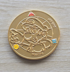 Nintendo Super Mario Challenge Coin Medal 24k Gold Plated 1:214 Enterplay NES GB