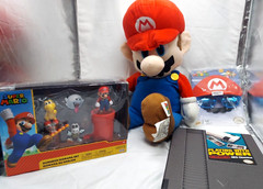 Nintendo Super Mario Bros 4 Pack – Dungeon Diorama, Plush, Glasses & Book