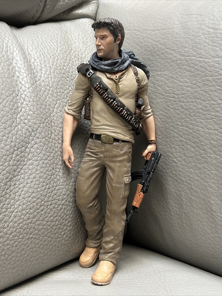 Uncharted 3 PS3 Drake’s Deception SideShow Collectibles Nathan Drake Figure