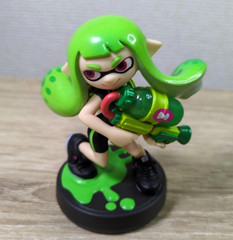 Splatoon amiibo Inkling Figure Squid Orange Girl Lime Green Boy Puple Ages 15+