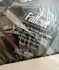 Fallout Assaultron 8″ Statue Prototype Paint Variant Limited Edition #27/200
