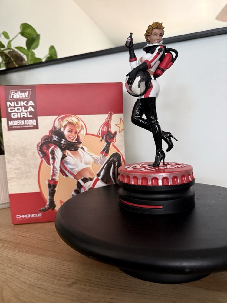 Chronicle Collectibles Nuka Cola Girl Modern Icons Statue Fallout