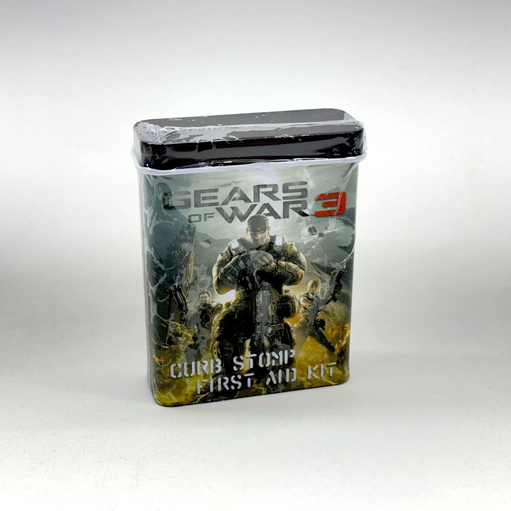 NEW – NECA – Gears of War 3 Curb Stomp First Aid Kit! Metal Tin Bandaids Sealed