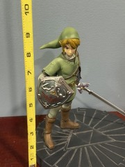 legend of zelda link Dark Horse Link statue