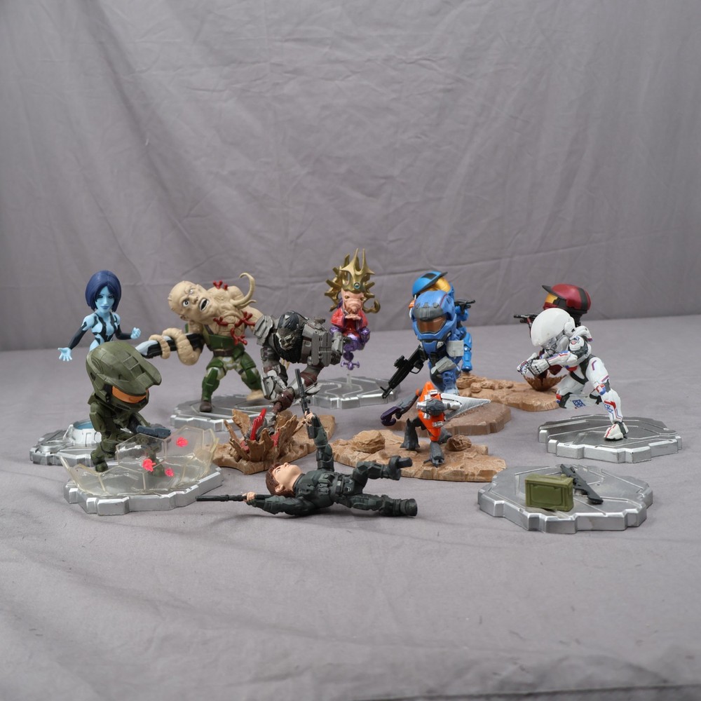 Halo Loot Crate Icons 11 figures, Some broken, bases, in-complete