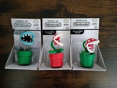 2.5″ BONE + RED + GREEN PIRANHA PLANT Super Mario World of Nintendo Jakks