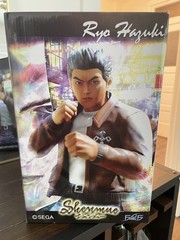 Ryo Hazuki First 4 Figures Statue (219 / 750)