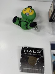 Halo Legendary Loot Crate SPARTAN INITIATION 100% Complete 1st Edition Hoodie L