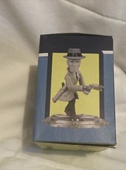 Fallout Crate Nick valentine Loot Figure Screenshot New Excellent Condition RARE