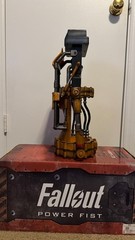Fallout 4 Power Fist Replica 1:1 Scale