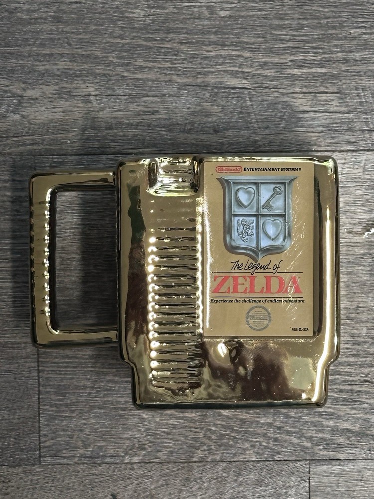 THE LEGEND OF ZELDA NES Gold Game Cartridge Mug NINTENDO 27 fl. Oz. 800 ml. 2019