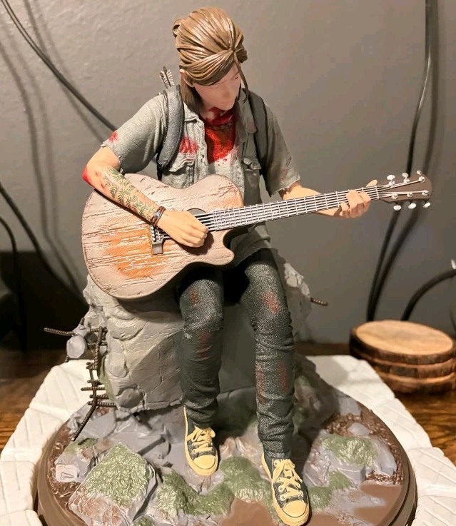 The Last of Us Part II 2 Official Collector’s Edition Ellie Statue 11” tall