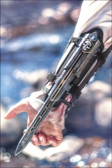 Assassin’s Creed IV: Black Flag Cosplay 1:1 Hidden Blade Edward Kenway Toys Gift