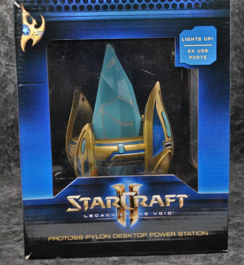 Starcraft 2 PROTOSS PYLON usb desktop power station light up thinkgeek