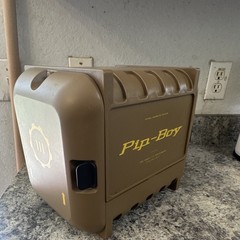 Vault-Tec Limited Issue Fallout Pip-Boy Collectible Case PIP R4.5486VTT-004-111