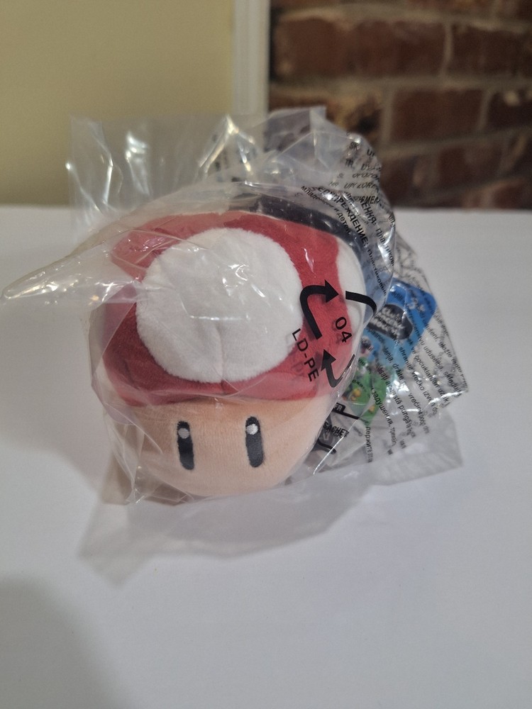 NEW and Sealed Club Mocchi Mocchi Super Mario Mushroom Push Clip-On
