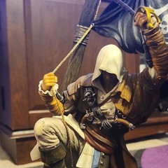 2013 Assassin’s Creed IV Edward Kenway Black Flag Collector’s Edition Statue