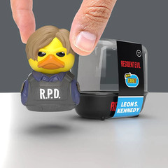 TUBBZ BATHTUB 1ST Edition MINI Resident Evil: Leon Kennedy DUCK FIGURE jeep
