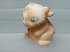 Mew Yawaraka Soft Pokemon Flocked Figure Gachacolle Banpresto 1998 M07 2.7in