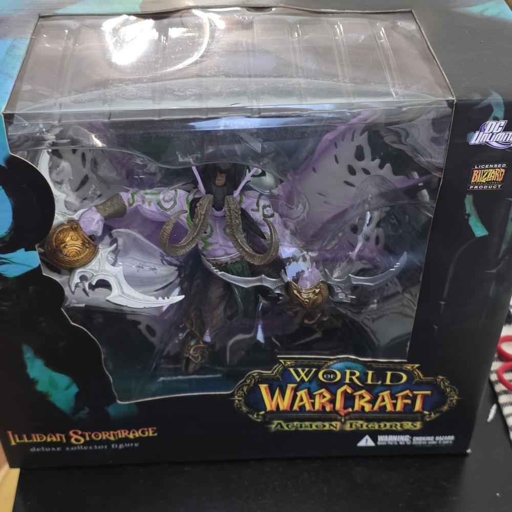 DC Unlimited World of Warcraft Illidan Stormrage Deluxe Action Figure 2008