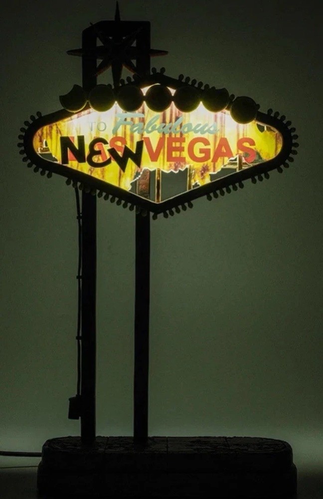 Fallout New Vegas Welcome Sign Light up Lamp 10″ Statue Figure + COA