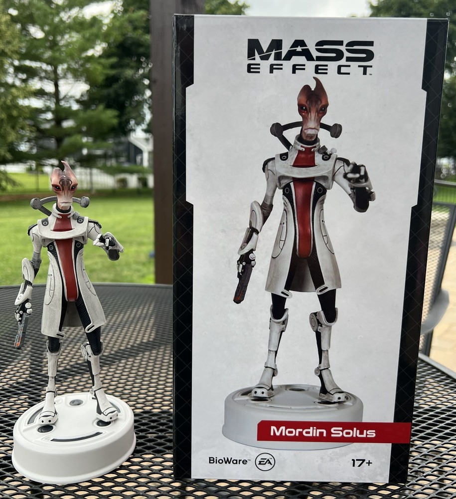 MORDIN SOLUS COLLECTIBLE STATUE * EXCELLENT CONDITION *