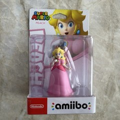 NEW Boxed Nintendo Amiibo Princess Peach Super Mario