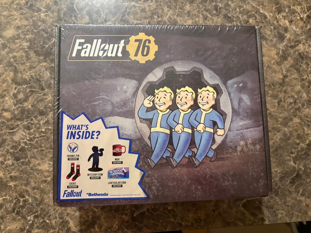 Fallout 76 Tricentennial Collector Box Set Vault Boy Figure Pin Socks Sign