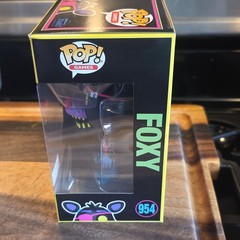 Funko Pop! Games FNAF Blacklight Foxy #954 Vinyl Figure Hot Topic Ex 2023