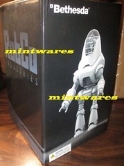 Fallout Protectron Red Rocket Statue BTH40093 Official Bethesda Sold Out NEW