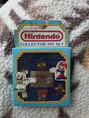 NEW in box Vintage 1989 Nintendo Collector Pin Set Super Mario Brothers