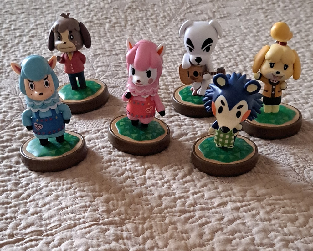 Animal Crossing Amiibo Figure 6-Piece Lot – Isabelle, K.K. Slider, Mabel & More