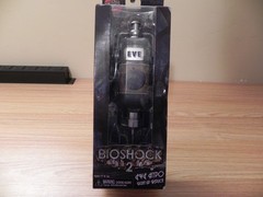 Bioshock Eve Hypo Syringe Replica 1/1 Scale Blue LED – NECA