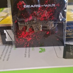 Loot Crate Glossy Gears of War 4 Gears Lancer Pin Collectible 2018