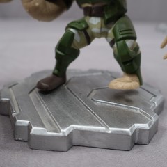 Halo Loot Crate Icons 11 figures, Some broken, bases, in-complete